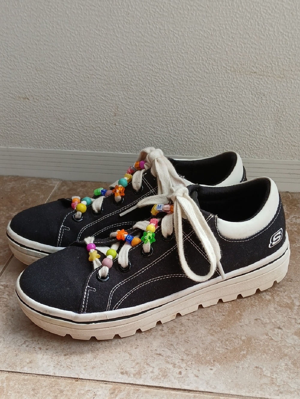 Skechers Black and White Low-Top Platform Sneakers with Colorful Bead Laces